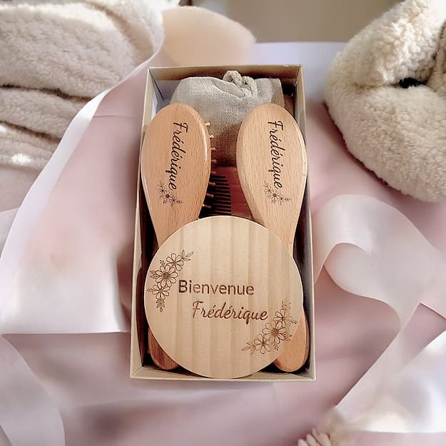Coffret de naissance personnalisé – Ensemble de brosses en bois