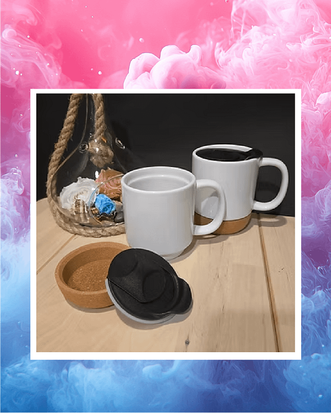 Tasse de transport en céramique/ Ceramic carry mug 4,99C$Prix Tasse de transport en céramique avec dessous en liège pour la sublimation, incluant couvercle. 12 oz